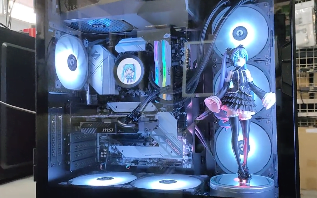Un PC custom Hastune Miku assemblé au Japon
